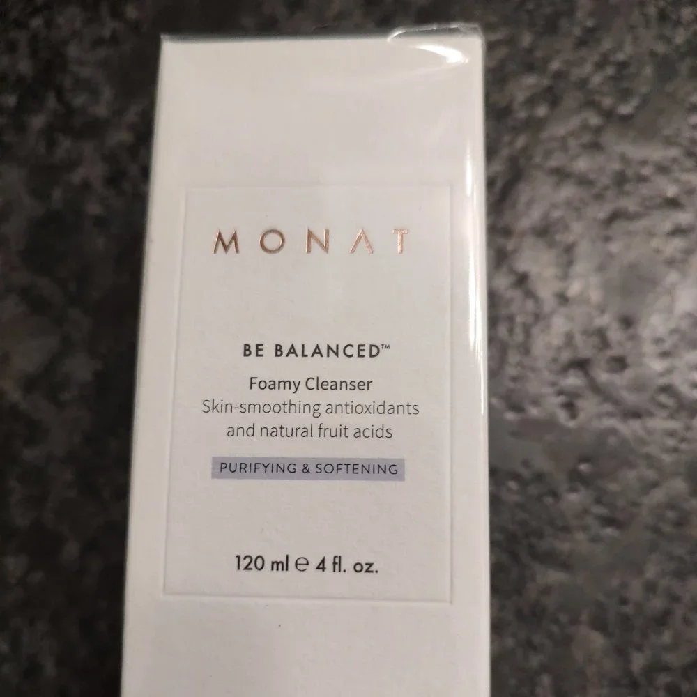 Monat Facial Cleanser - Picture 7 of 9